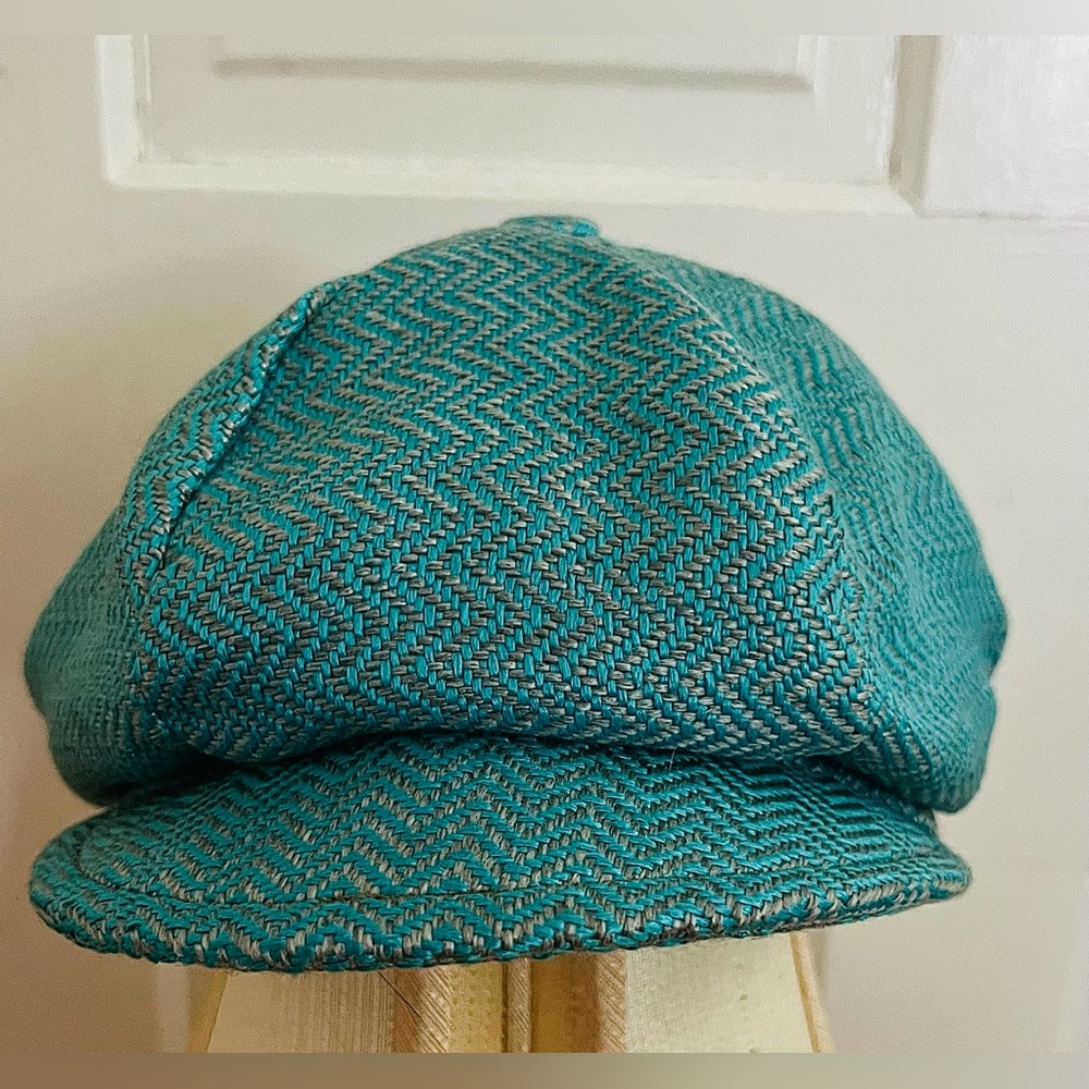 Urban Karma Woman’s Teal  Silver
Knitted Herringbone Newsboy (Jeff Cap) NWOT